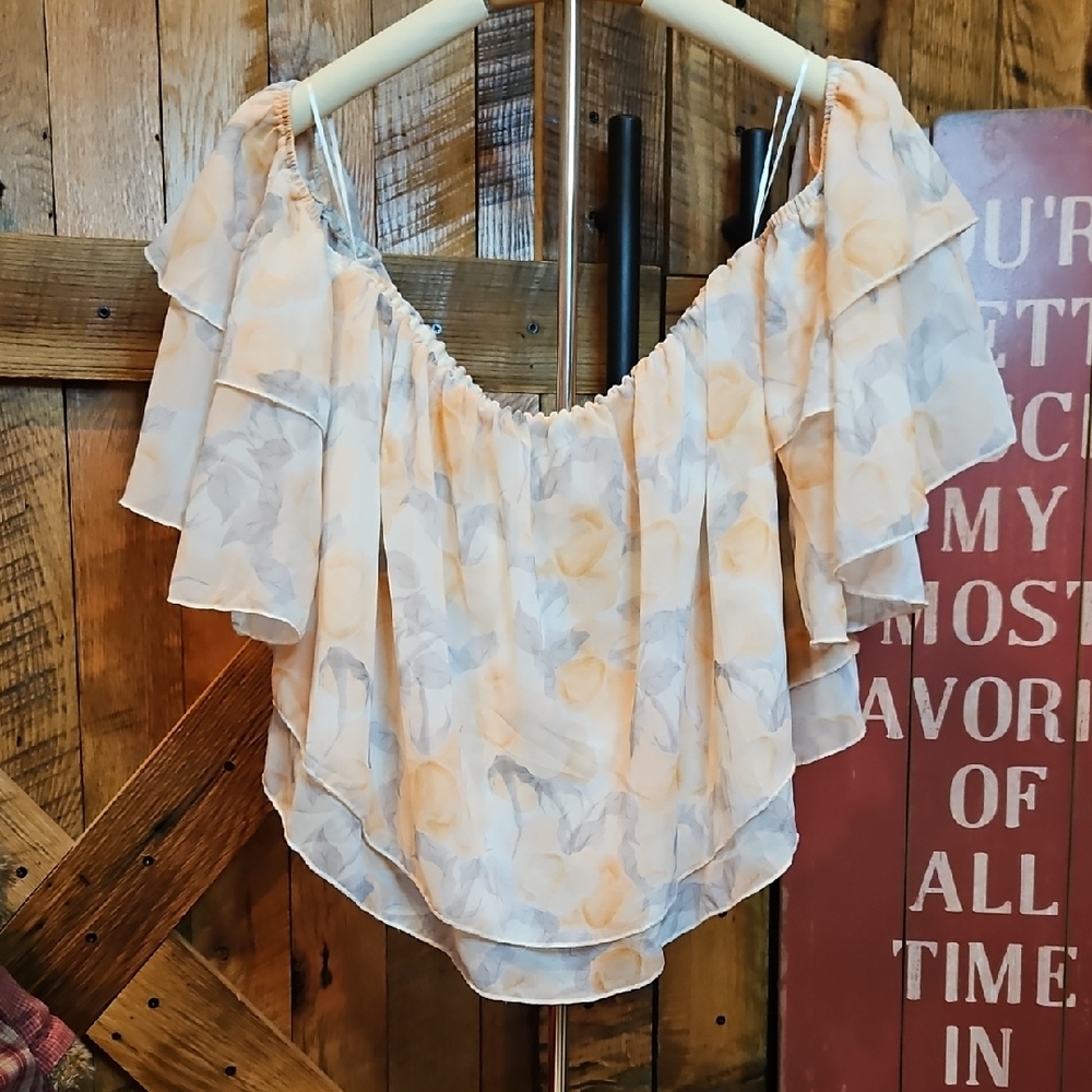 138 Elegant Off-Shoulder Ruffle Blouse